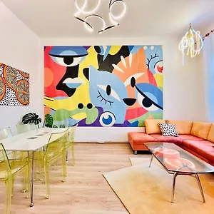 Sunny - In Zone With Private Garage Apartmán